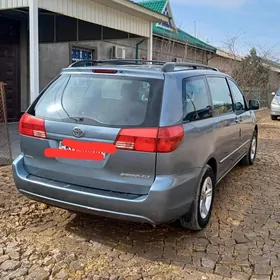 Toyota Sienna 2004
