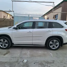 Toyota Highlander 2019