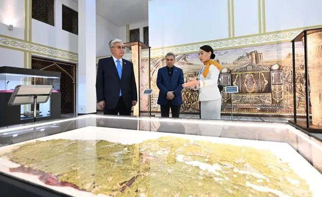 Gurbanguly Berdimuhamedow “Turkistan Visit Centre” we “Karavansaray Turkistan” syýahatçylyk toplumyna bardy