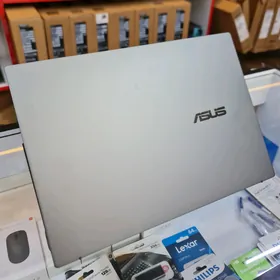 ASUS ULTRA 5/8RAM/512SSD