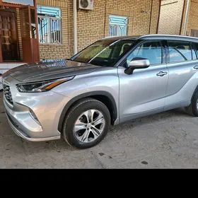 Toyota Highlander 2022