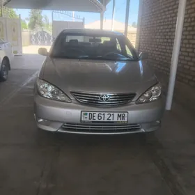 Toyota Camry 2004