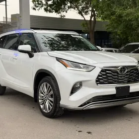 Toyota Highlander 2022