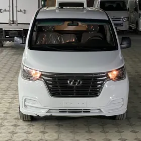 Hyundai H-1 2018