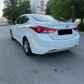 Hyundai Elantra 2011