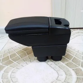 Nissan wersa podlokotnyk (bar)
