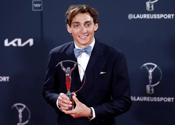 Симона Байлз и Арман Дюплантис признаны спортсменами года по версии Laureus