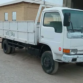 Mitsubishi Canter 2004