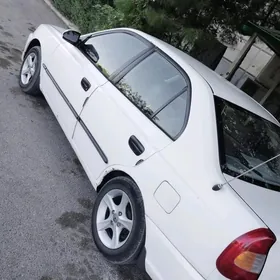 Hyundai Accent 2000