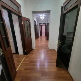 Ak-Altyn 4 sot. 4 kom. 150m²