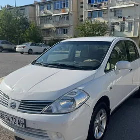 Nissan Tiida 2006