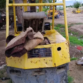 Kara Forklift 2000