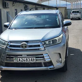 Toyota Highlander 2019