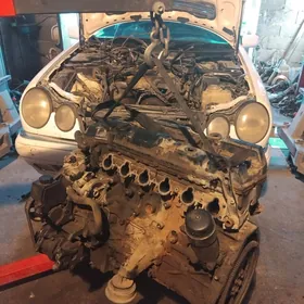 Mercedes mator 3.2 E320 210kuz