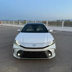 Toyota Camry 2025