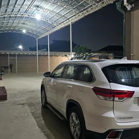 Toyota Highlander 2017