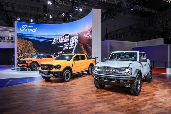 Ford приостанавливает экспорт автомобилей в Китай из-за пошлин в 150%