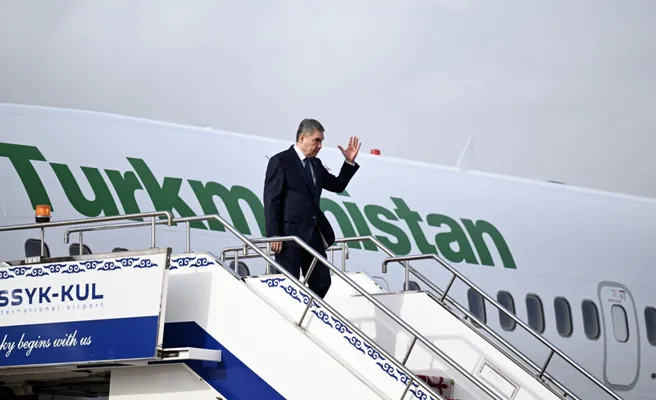 Gurbanguly Berdimuhamedow dostlukly sapar bilen Gyrgyz Respublikasyna bardy