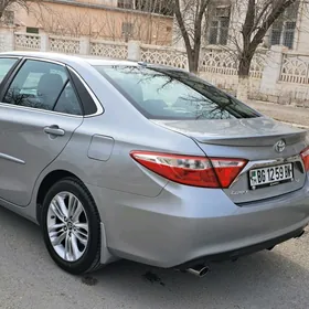 Toyota Camry 2015
