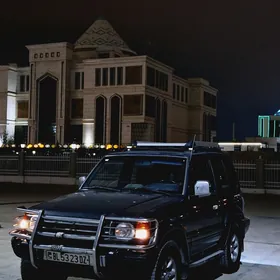 Mitsubishi Pajero 1994