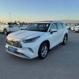 Toyota Highlander 2021