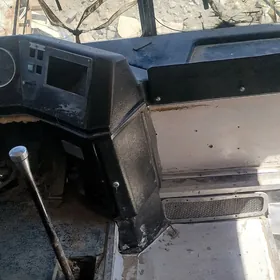 Daewoo Leganza 1981