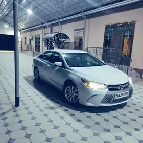 Toyota Camry 2017