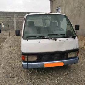 Nissan Urvan 1989