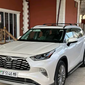 Toyota Highlander 2020