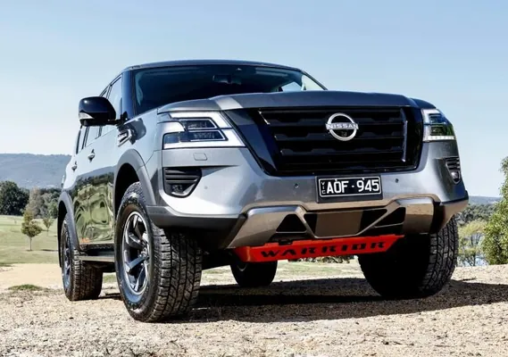 Nissan 15 ýyllyk Patrol Y62 modelini täzeledi: täze ekran, öňki V8