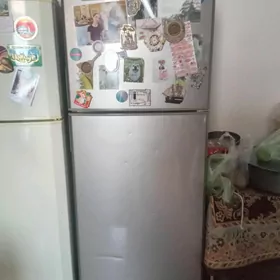 холодильник Samsung