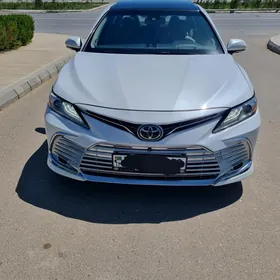 Toyota Camry 2018