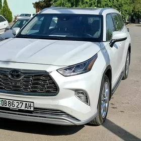 Toyota Highlander 2022