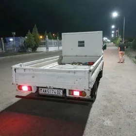 Hyundai H-1 1999
