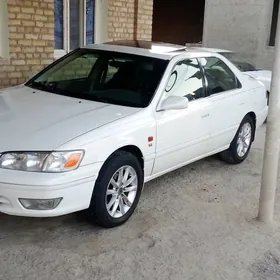 Toyota Camry 2000