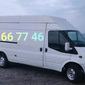 Ýükleri Ford Tranzitde daşa