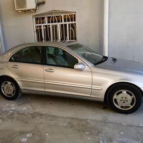 Mercedes-Benz C-Class 2001