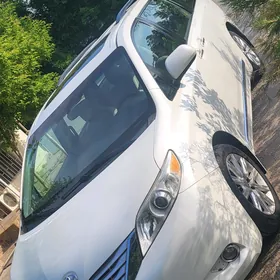 Toyota Sienna 2011