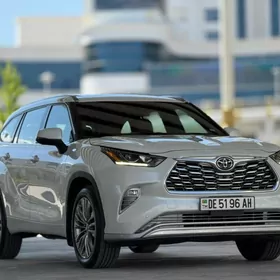 Toyota Highlander 2020