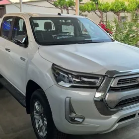 Toyota Hilux 2024