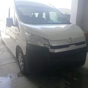 Toyota Hiace 2021