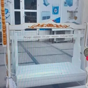 Tokly çaga sallançak