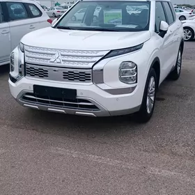 Mitsubishi Outlander 2023