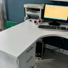 Стол