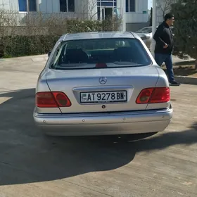 Mercedes-Benz E320 2000