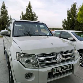 Mitsubishi Pajero 2008