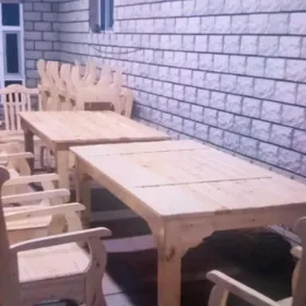 Стол стул.