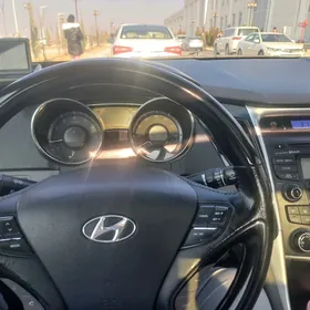 Hyundai Sonata 2011