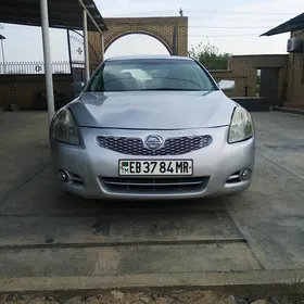 Nissan Altima 2012