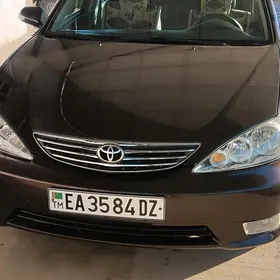Toyota Camry 2004